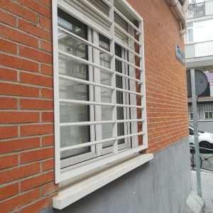 Cerrajería y aluminio en Madrid — La Fábrica de Toldos y Persianas